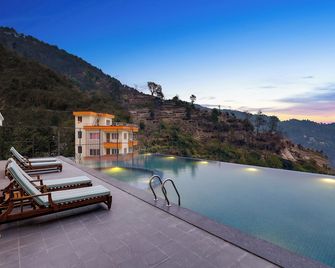 Lemon Tree Premier Buddhanilkantha Kathmandu Nepal - Katmandu - Pool