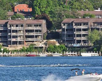West Oaks Resort & Condominiums - Arnolds Park - Vista del exterior