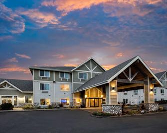 La Quinta Inn & Suites by Wyndham Newport - Newport - Building