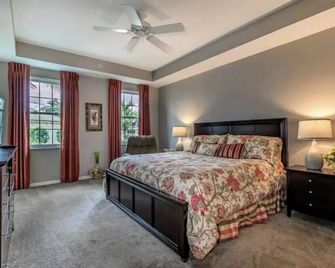 Waterfront Resort In Quiet Gated Community W Pool - Port Charlotte - Bedroom