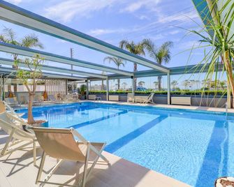 Palace Hotel Athens Riviera - Glyfada - Pool