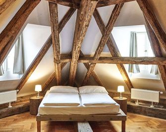 Three Golden Crowns Apartments - Praga - Habitación