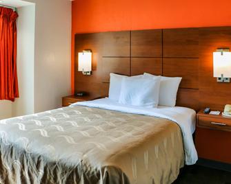 Quality Inn & Suites Watertown Fort Drum - Calcium - Habitación