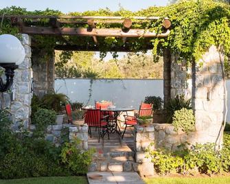 Seafront Luxury Villa W 3-En Suite Br Bbq - Eretria - Patio