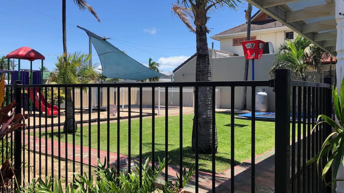 تروبيك كوست موتيل