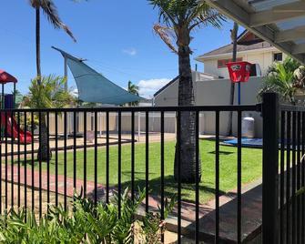 Tropic Coast Motel - Mackay - Balcony