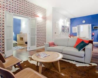Premium Design Central Suite - Valletta - Olohuone