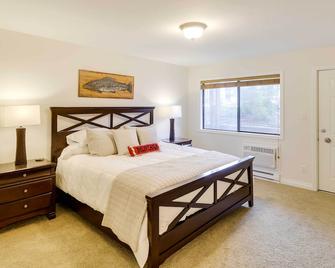 Beautiful Bigfork Condo with Hot Tub Access! - Bigfork - Bedroom