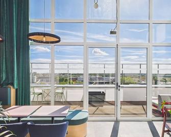 Hife Vélizy - Vélizy-Villacoublay - Balkon