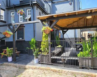 The Royal Oak Hotel - Chapel-en-le-Frith - Patio