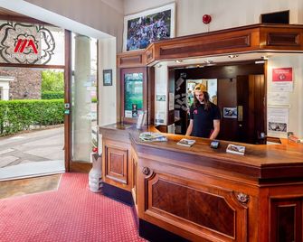 Astor York Hostel - יורק - דלפק קבלה
