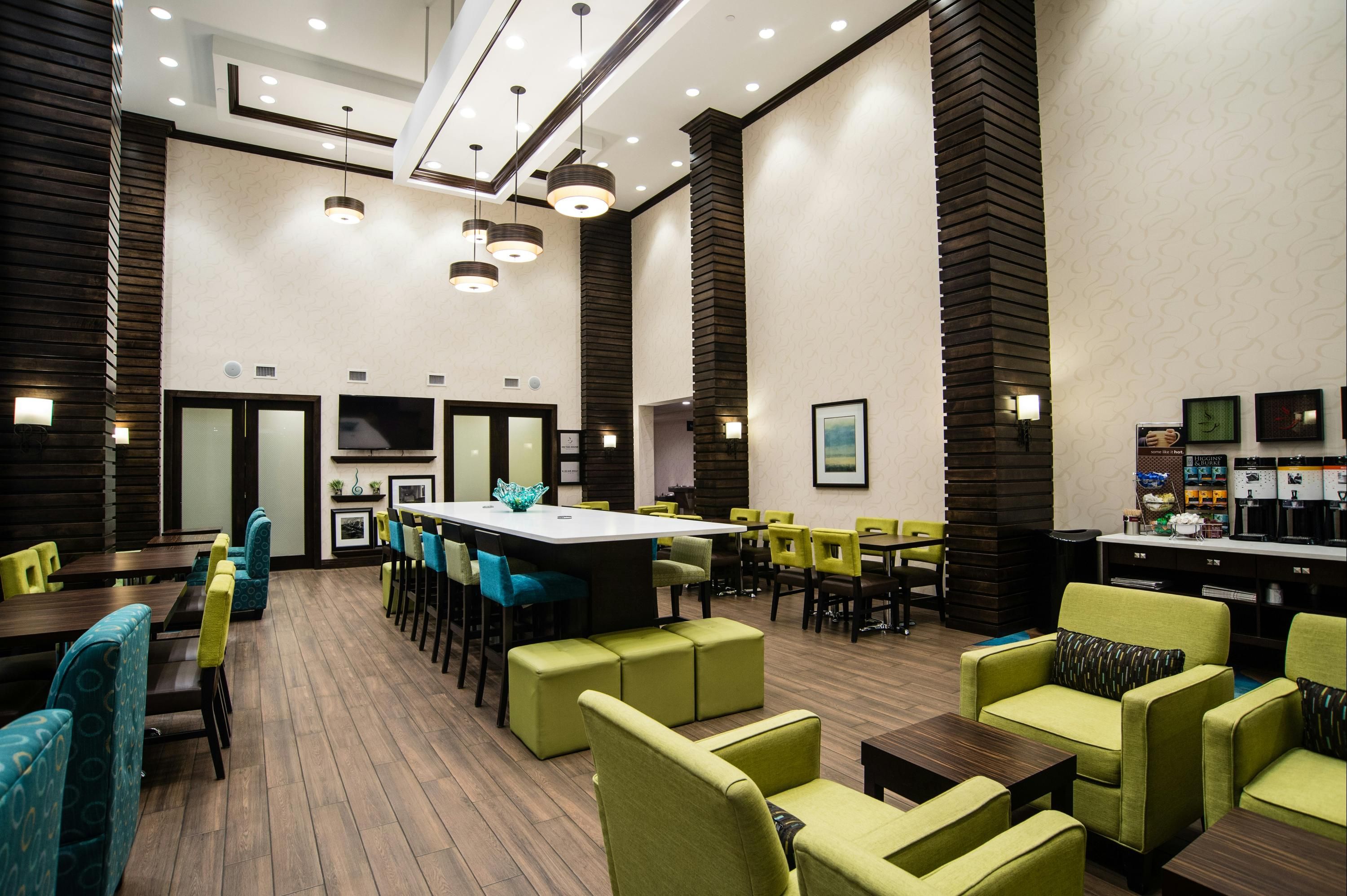 Hampton Inn & Suites By Hilton Regina East Gate - Regina - Restaurante