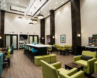 Hampton Inn & Suites By Hilton Regina East Gate - Regina - Restoran