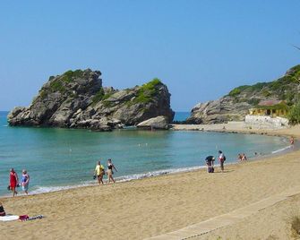 Holiday Studio Apartment Tonia - Pelekas Beach, Corfu - Pelekas - Strand