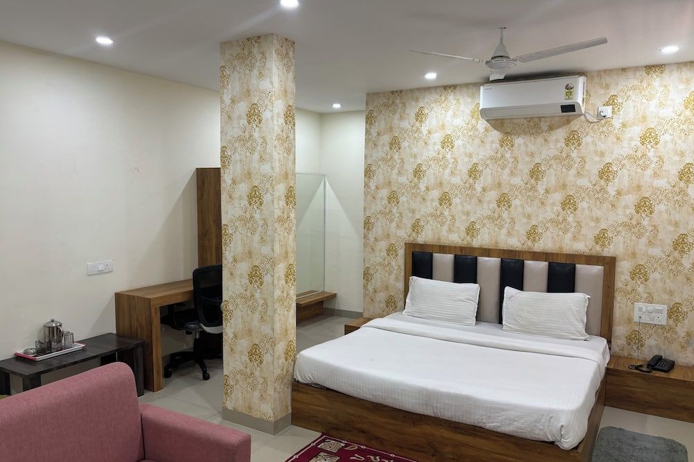 Hotel Arraj - Raipur - Ložnice