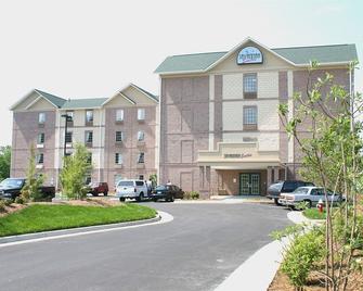 Intown Suites Extended Stay Select Hampton Va - Hampton - Building