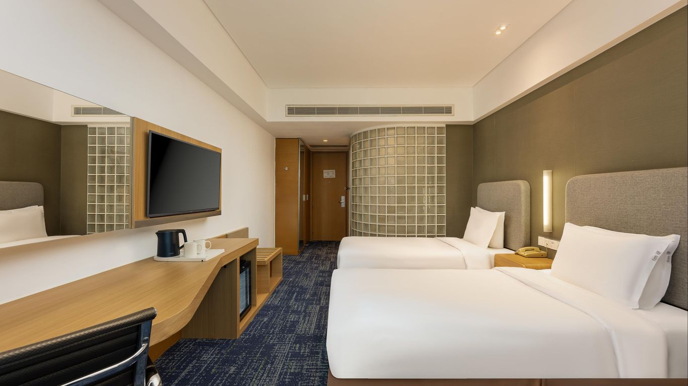 Holiday Inn Express Shanghai Jinsha By IHG