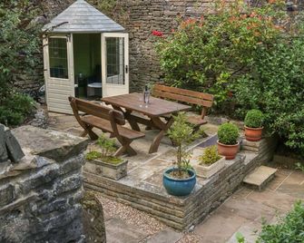 Hope Cottage - Castleton - Patio