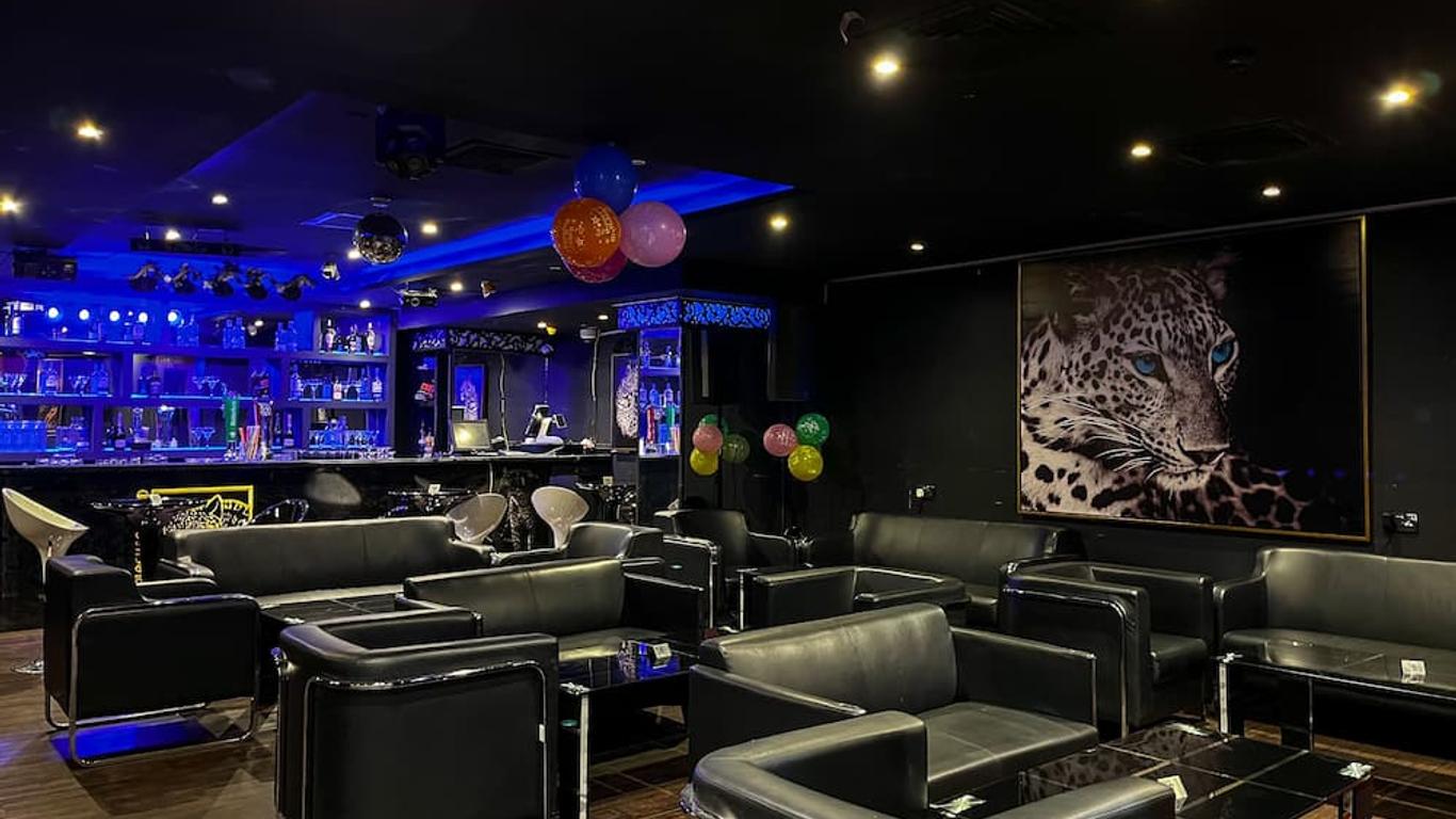 Al Mansour Plaza Hotel