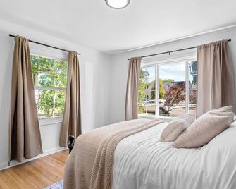 Minutes from oregon wine country and walking distance from George Fox University - Newberg - Habitación