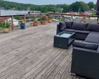 Top modern holiday home with stunning lake views on Lake Immeln - Immeln - Patio