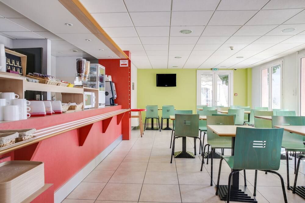 هوتل فالينس سود