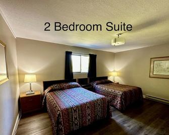 Whale's Tail Guest Suites - Ucluelet - Bedroom
