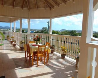 Antigua Seaview - St. John's - מרפסת