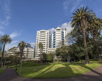 Quest Auckland Serviced Apartments - Auckland - Building