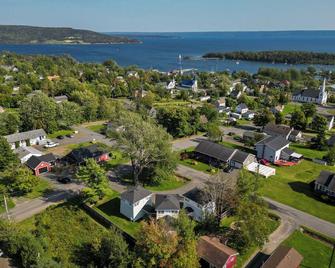 Selkie’s Rest S/Y Elsie Lighthouse (Blue) - Baddeck