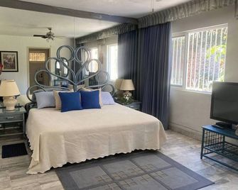 Beautiful house, swimming pool with boiler, huge garden - Cuernavaca - Habitación