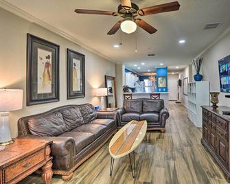 Waterfront Palm Coast Condo with Boat Dock and Pool! - Palm Coast - Living room