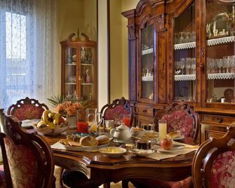 هوتل أوتوسترادا - بادويا - غرفة طعام