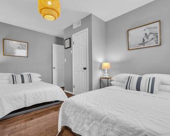 White Sands Beach Cottage: A 'myshorecottage' Property - Seaside Park - Bedroom