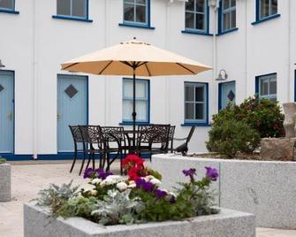 The Wooden House - Room Only Accomodation - Kilmore Quay - Patio