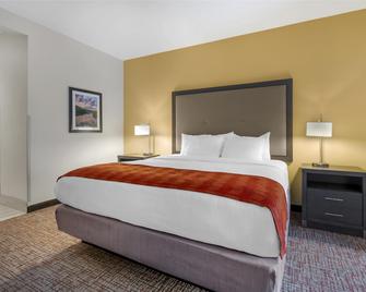 Best Western Plus Elizabethtown Inn & Suites - Elizabethtown - Bedroom