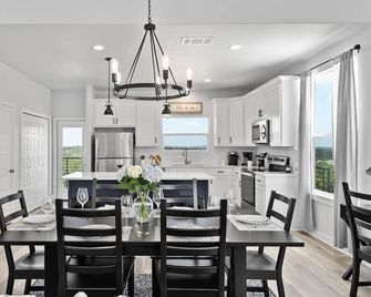 Modern Hill Country Farmhouse - Amazing Views!!! - Dripping Springs - Comedor