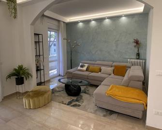Luxury Apartment Assisi - Bastia umbra - Soggiorno