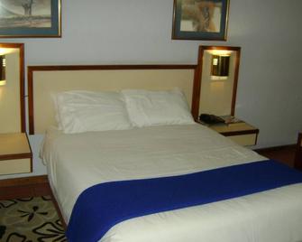 Gaborone Hotel - Gaborone - Bedroom