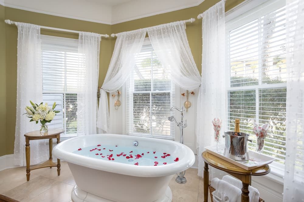 Bathroom view of Bayfront Westcott House Bed & Breakfast