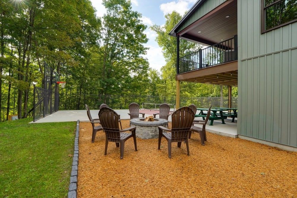 Cherry Hollow Cabin - 9 Bedroom