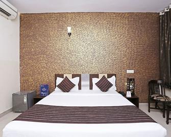 Hotel Airport City Near Delhi International Airport - New Delhi - Bedroom