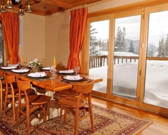 Luxury On Mountain Ski Accommodation located between Alta and Snowbird - Alta - Jídelna