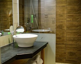 Hotel Le Caballin - Neuf Brisach - Bad