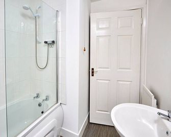 Shirebrook House - Coventry - Bathroom
