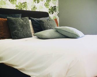 OEVER51: Sleeping by the water.br - Aalst - Sypialnia