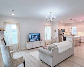 Bachelorette cottage at MeadowView! - Morehead