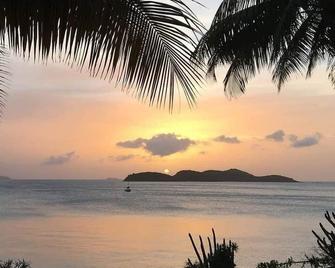 Point Pleasant Resort - Saint Thomas Island - Playa