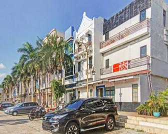 Super OYO 90422 Mall Of Indonesia - Jakarta - Edifici