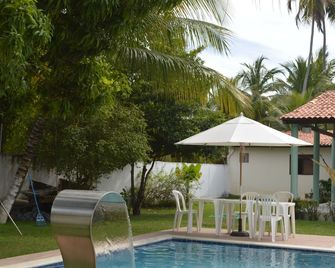 Beach House With Leisure Area And Deserted Beach With Natural Pools - São Miguel dos Milagres - Innenhof